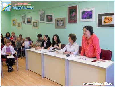 Столы компьютерные и столы президиума